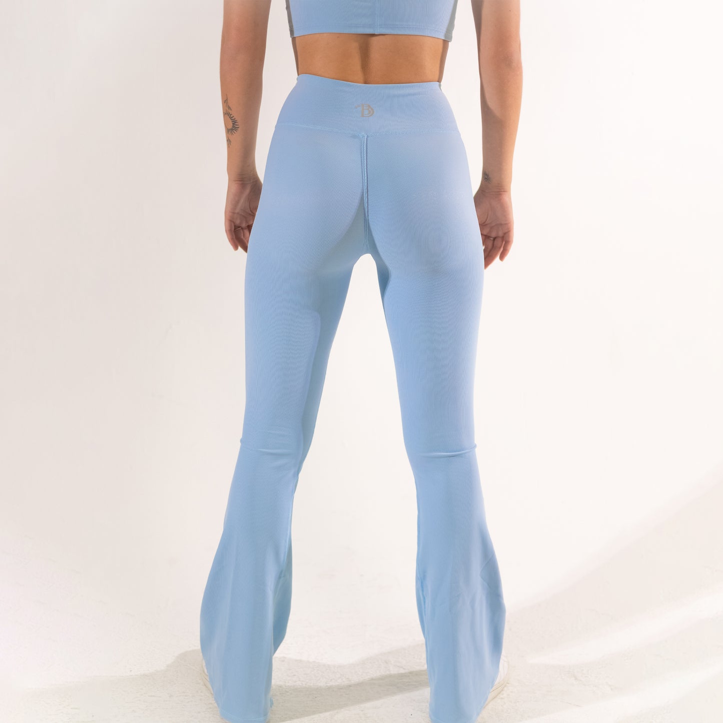 BDT // V-CUT FLARE SKY BLUE