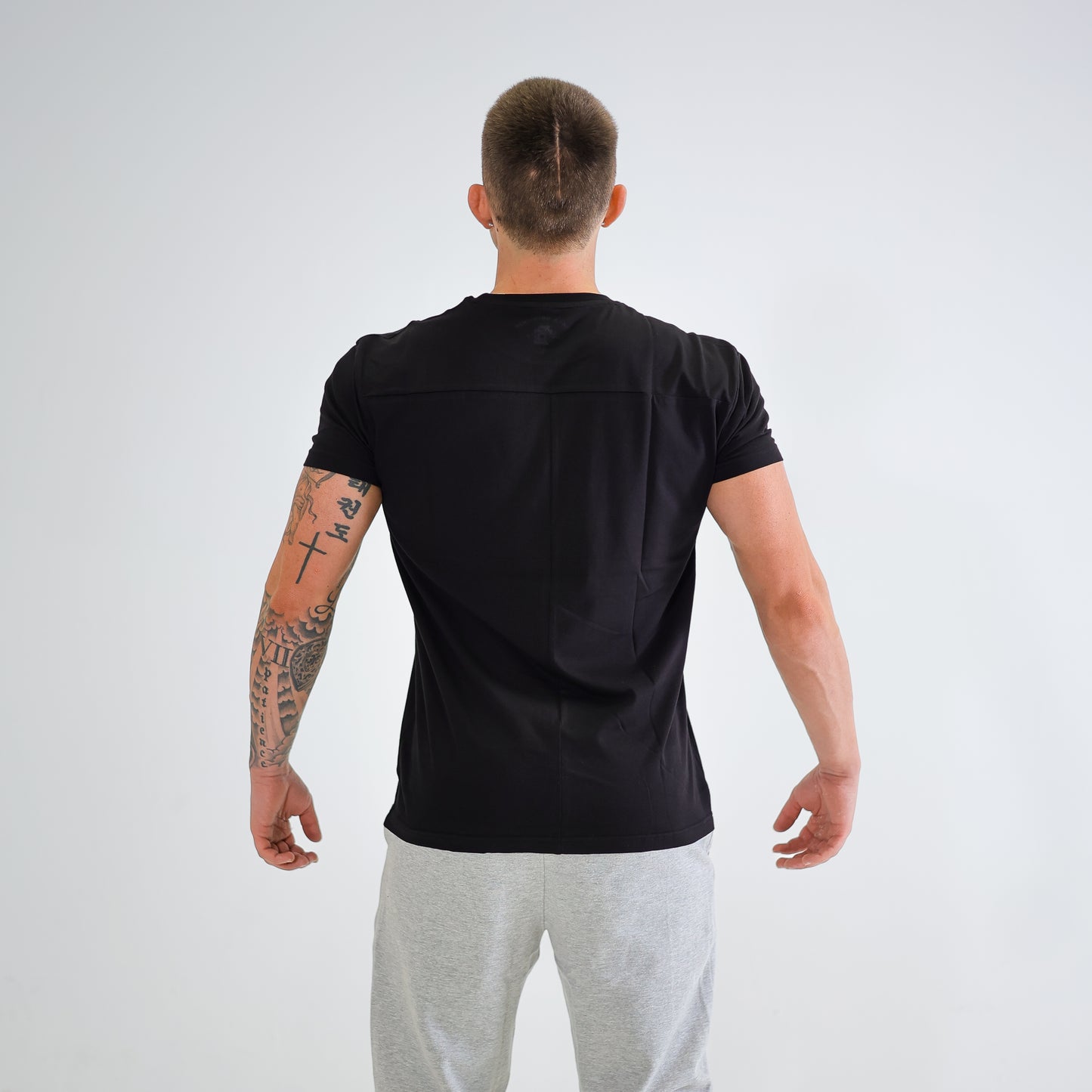 BDT // CLASSIC FITTED TEE