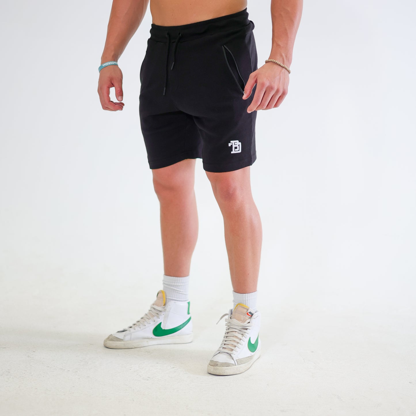 BDT // TECH SWEAT SHORTS BLACK