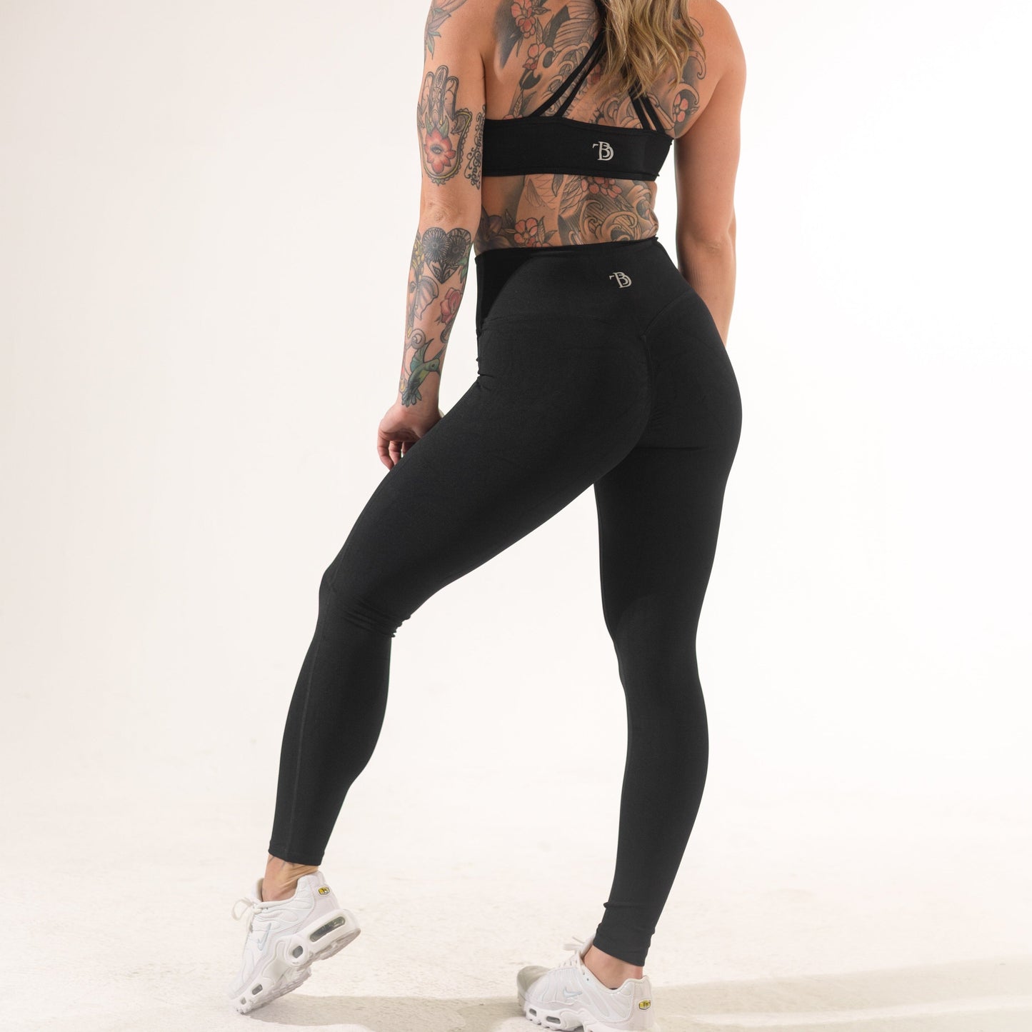 BDT // INVISIBLE SEAMLESS SCRUNCH BUTT BLACK