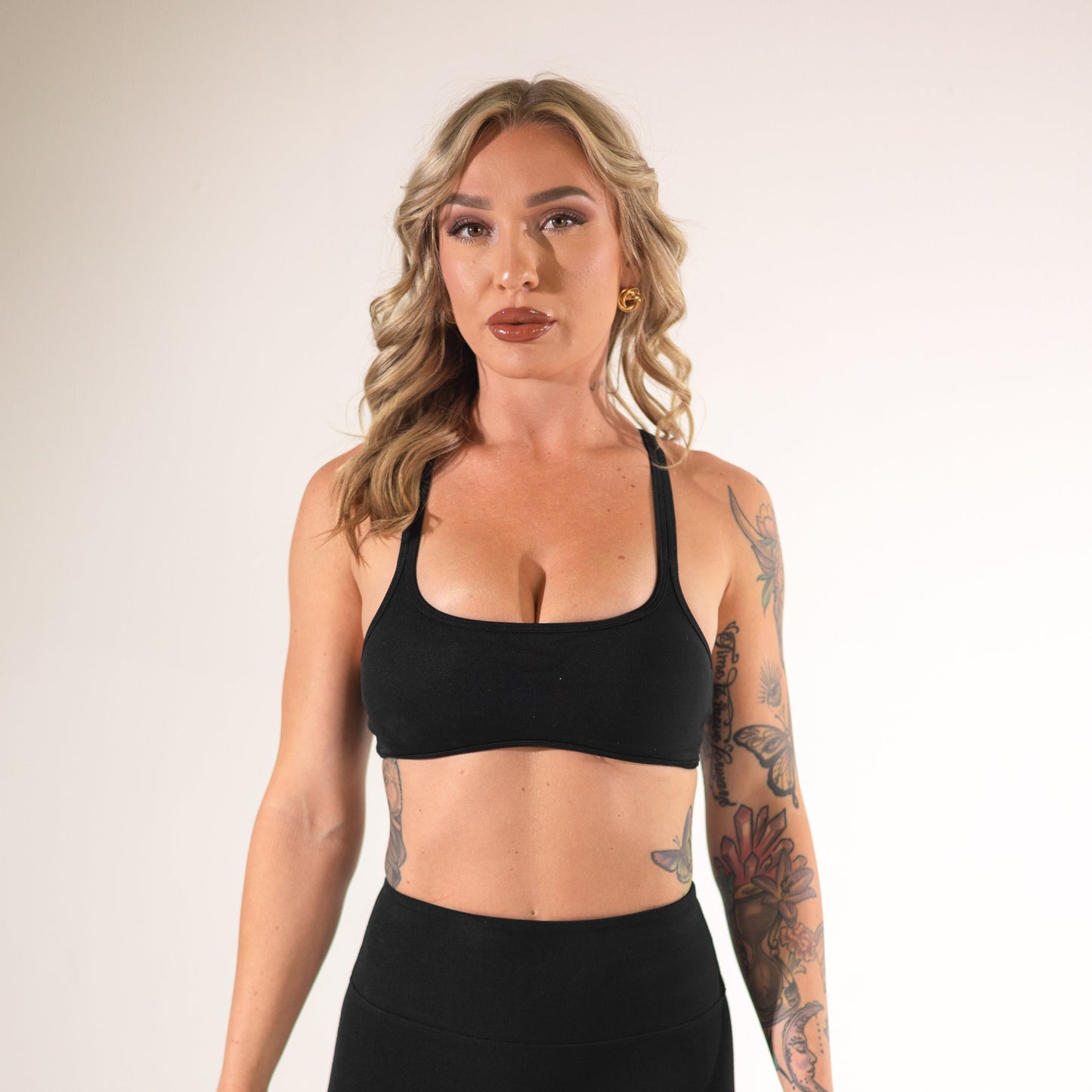 BDT // RIBBED SEAMLESS SPORTS BRA BLACK