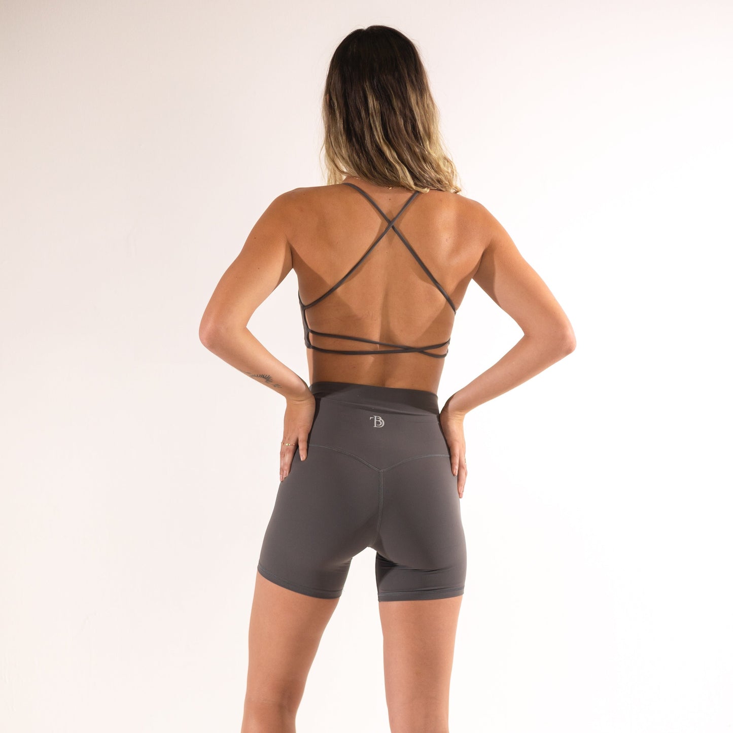 BDT // SEAMLESS SHORTS CLASSIC GRAY