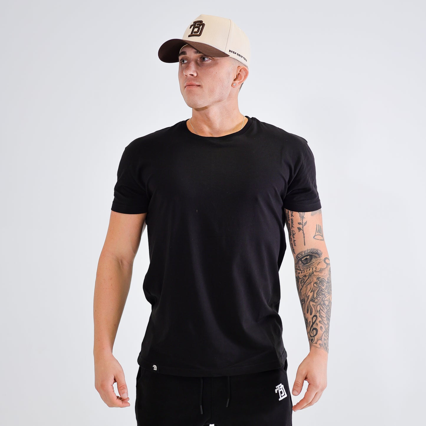 BDT // CLASSIC FITTED TEE