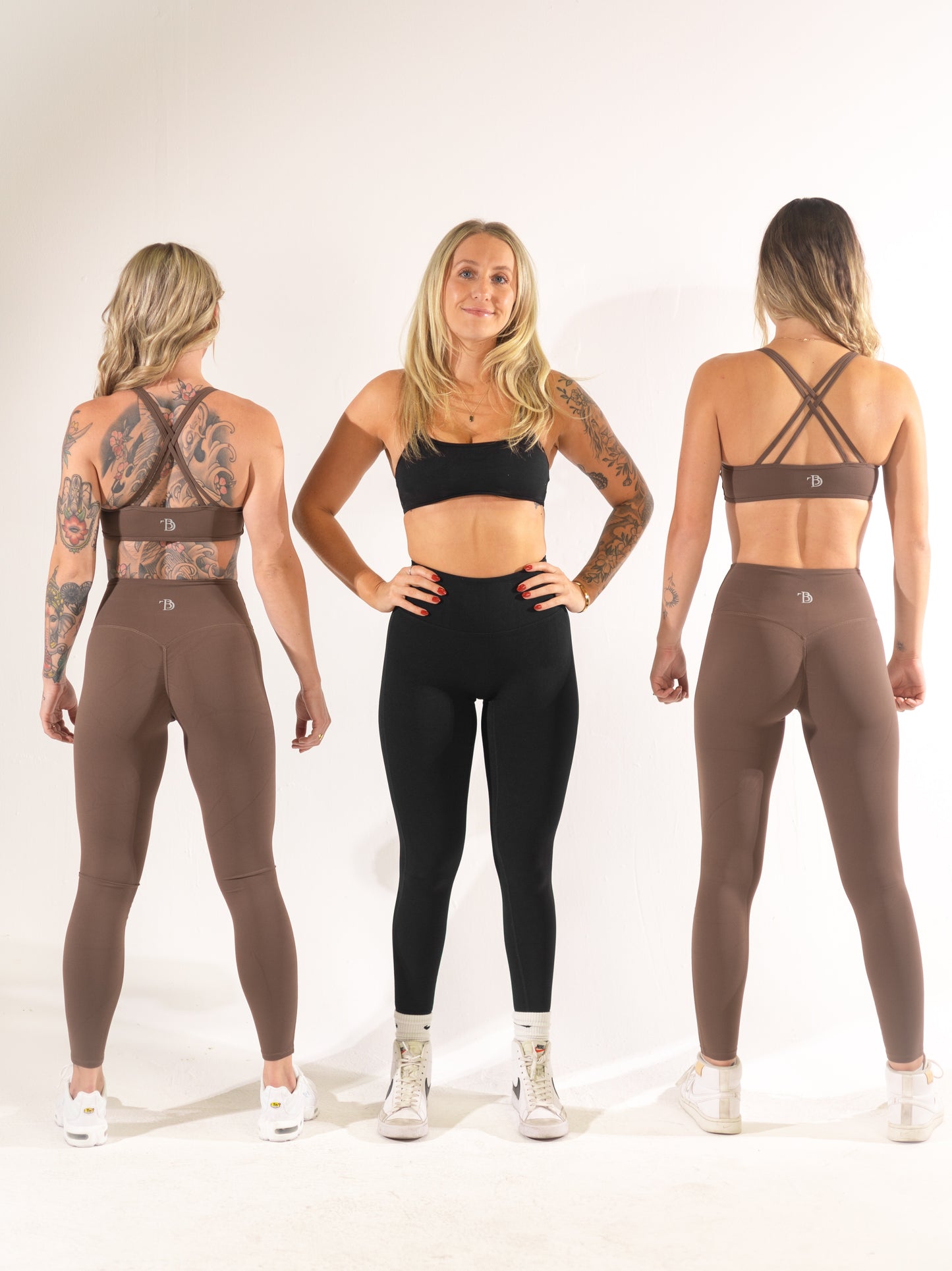 BDT // RIBBED SEAMLESS SPORTS BRA COFFEE